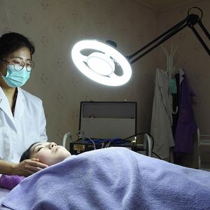 Förstoringsmedel LED Skönhet ympning Ögonfransar semi-permanent tatuering ögonbryn speciell stående kall ljus skugga skönhet golvlampa