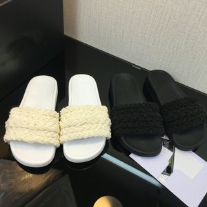 Kvinnor Modig Läder Slipper Lyxig designer Classic Pop Alla Sheepskin Rhomboid Pattern Tjocka sålda tofflor med komplett förpackningsstorlek 35-42