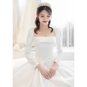 正方形のネックライン女性のためのラインウェディングドレスミニマリストシンプルなサテン韓国スタイルの長袖ブライダルガウンロングトレインブライドR2990