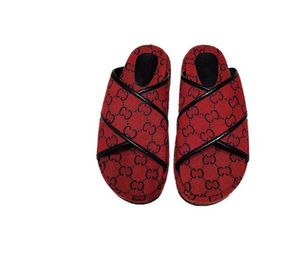 Mode Mens Womens Sandaler Tofflor Slide Designer Lyxiga Platt Högklackat Flip Flops Skor Broderad Platform Gummi Sandal Läder Shoal Casual Shoe 35-44