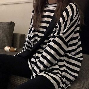 Oversized T Shirt Vår Höst Kvinnor Harajuku Striped T-shirt Koreansk Casual Full Sleeve O-Neck T-shirts Ulzzang Femme Black Top 211110