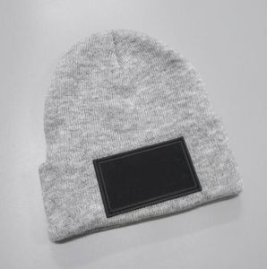 Wholesale High quality Winter caps Hats Women and men Beanies with Real Raccoon Fur Pompoms Warm Girl Cap snapback pompon beanie 6829