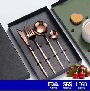 Set di stoviglie in acciaio inossidabile 304 Coltello portoghese, forchetta e cucchiaio quattro set di stoviglie nordiche occidentali confezione regalo di alta qualità