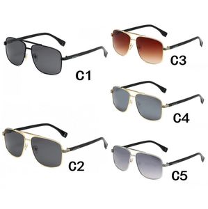 Klasik Kadınlar Erkek Güneş Gözlüğü ABD Avrupa Moda Sunglass Unisex Evrensel Güneş Gözlükleri 4 Renkler Güzel Kare Metal Çerçeve Vintage Gözlükler