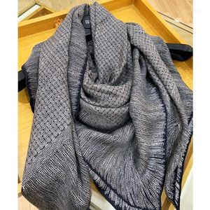 Schals Großer quadratischer Schal aus 100 % Seide, Umhang, Schal, Damenmode, Wraps, Foulard, verdickt, 135 x 135 cm1