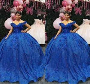 Royal Blue Quinceanera Dresses Pärlade guldkristaller 3D Floral Lace Applique Off the Shoulder Custom Made Sweet 16 Princess Prom Pageant Ball Gown Vestidos 403