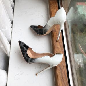 Gradient białe lampart buty damskie patent leathre curl wycięty spiczasty palca buty na pięcie na imprezę seksowną falę błyszczące cienkie obcasy Sandalsladies na sztyletto