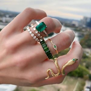 Grüner Smaragd-diamantring großhandel-Schmuck kreativer grüner Diamantschlange Ring teilig Set Smaragd Zirkongelenk Ring
