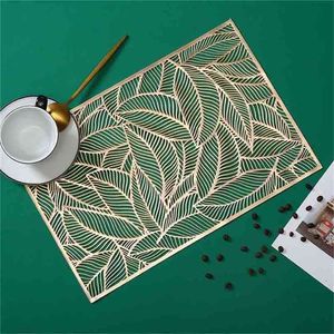 4 Pieces of Table Decoration PVC Leaf Small Bundle Empty Stamping Placemat Pattern Heat Insulation Pad Western 210817