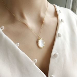 LouLeur 925 sterling silver shell oval pendant necklace gold fashion elegant choker necklace for women new festival jewelry Q0531