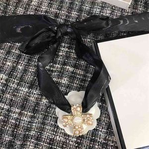 Perles Célèbres achat en gros de Top Qualité Vintage coloré Perles Charms Pendentif célèbre Marque Fête Fête de luxe Bijoux Femmes cadeau pour filles