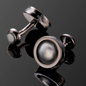 Kutu Lüks Kol Düğmeleri Klasik Klasik Fransız Gömlek Kol Düğmeleri Toptan Fiyat 4 Renk Siyah beyaz arka plan ile