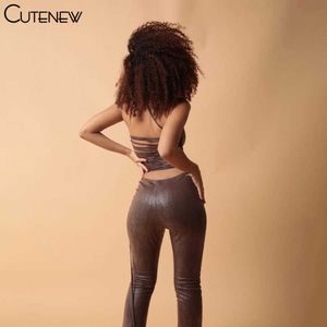Cutenew Einzigartiges Kunstleder Y2k Punk 2 Zweiteilige Sets für Frauen 2021 Sexy rückenfreie Crop Tops Hosen Casual Street Kleidung Outfit Y0625