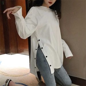 Primavera split lado botão branco preto longo tshirt o-pescoço mulheres camisas outono chegada harajuku sólido oversized t camisa topos 220207