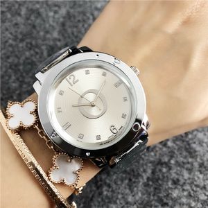 Mode Top-Marke Uhren Frauen Dame Mädchen Kristall Stil Stahl Metall Band Quarz-Armbanduhr P45
