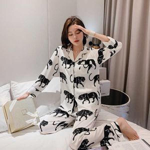 Kadın Rayon Pijama Takım Turn-down Yaka Düğmesi Uzun Kollu Gömlek Pantolon Seksi Anne Rahat Pijama Moda Giysileri KPacotakowka Q0706