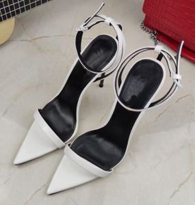 As sandálias de salto alto pontiagudas de couro envernizado de designer de moda são uma escolha essencial para meninas sensuais de 10,5 cm, 35-41