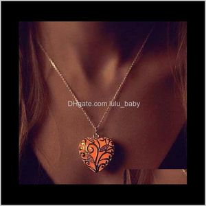 Подвески Sexy Light Hollow Сердце Древо жизни Chokers Night Club Breake в темных ожерельях Доставка ювелирных изделий Доставка 2021 Q9FWK