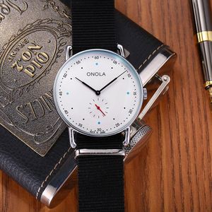 Wristwatches Simple Informal Men's Leather Watch, Bracelet Waterproof, Nylon Strap 2021