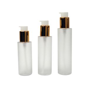 Bottiglia cosmetica in plastica satinata Spalla piatta PET Collare in oro lucido Pompa per pressa per lozione bianca Contenitore vuoto portatile riutilizzabile da 100 ml 120 ml 150 ml