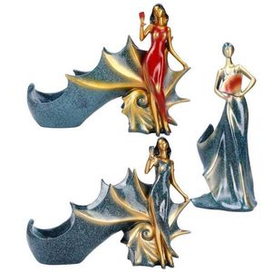 Dekorativa Objekt Figuriner Vinställ Kreativ Tjejhållare Hem Ornament Flaska Stativ för Bar Counter Decor Craft