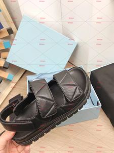 2022 sandali in pelle imbottita Nuovo gancio e ad anello piattaforma Speature Speature Slifors Sandals Micevi di Muller Shoes Testa con dimensioni da calore 35-40