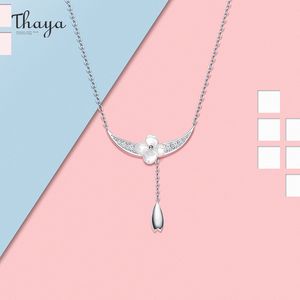 Thayaシルバーメッキクレセンネックレスクリスタルネックレスホワイトクリスタルジルコンシルバーカラーネックレスデザイン女性ファインジュエリーQ0531