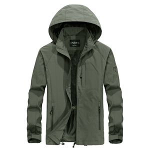 Plus storlek 5xl Men's Waterproof Breattable Jacket Spring Autumn Thin Casual Overcoat Army Tactical Windbreaker Jackor Rockar 211025