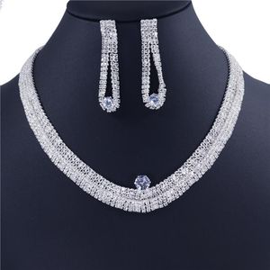 Örhängen Halsband Utsökta Zircon Örhängen Set Partihandel och Retail Fashion Elegant Charmig Crystal Smycken Factory Direktförsäljning