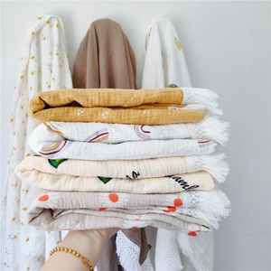 Filtar Svadlande bambu bomullsbaby som tar emot filt muslin frans swaddle wrap född flickor pojkar tryck saker pografi rekvisita badhandduk