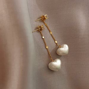 Trendy Classico Ciondolo di perle Peach Heart Love Modeling Ear Line Charm Lady ong nappa in metallo Orecchini pendenti Gioielli Per donne eleganti Regali di nozze per feste