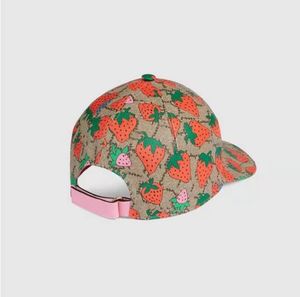 Eğri Şapka toptan satış-Klasik Mektup Çilek Baskı Beyzbol Kap Kadınlar Ünlü Pamuk Ayarlanabilir Kafatası Spor Golf Topu Kavisli Yüksek Kalite Kaktüs Güneş Şapka Sevimli Visor Kapaklar