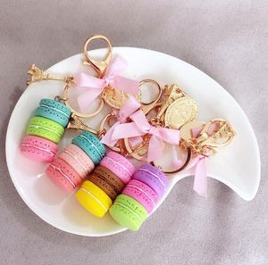 Żywica Macaron Cake Brelok Metal Eiffla Torba Wieża Charm Brelok Materiały Ślubne Keychain Favors