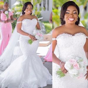 2021 Afrikanische sexy Kristall-Meerjungfrau-Hochzeitskleider, Braut-Hochzeitskleider, schulterfrei, ärmellos, Spitze, Applikationen, Perlen, elegante Robe de Mariee, Übergröße