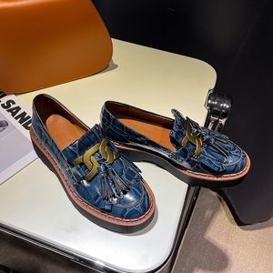 Kadın Loafer'lar 2021 İlkbahar Sonbahar Yeni Siyah Hakiki Deri Slip-On Retro Saçak Püskül Tatlı Rahat Flats Platformu Ayakkabı Lady