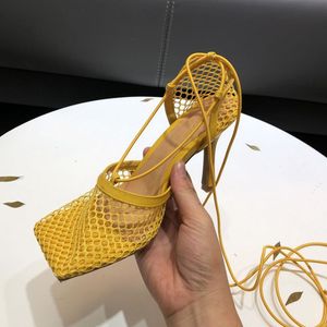 Yıldız Tarzı Kadınlar Pompalar Seksi Ayak Bileği Kayışı Ince Yüksek Topuklu Gladyatör Pompalar Sandalet Moda Kare Ayak Bahar Yaz Bayanlar Ayakkabı K78