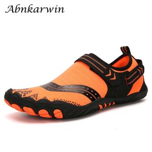 Sommer Strand Barfußschuhe Männer Wasser Aqua Socken Meer Schwimmen Frauen Playa Plage Korallenriff Finger Strand Aquashoes Barfußschuhe X0728