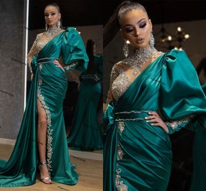 Długi rękaw Arabski Suknie Wieczorowe 2022 Sparkly Koronki Wysokiej szyi Zroszony Sexy Split Hunter Green Prom Celebrity Dress Abendkleider