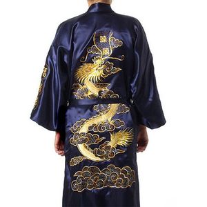 Navy Blue Chinese Mäns Satin Silk Robe Broderi Kimono Badklänning Dragon Storlek S M L XL XXL XXXL S0008 210901