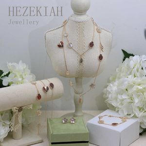 Moda Yeni Ürünler Uğur Böceği Kazak Zinciri Bahar Erik Kolye kadın Anne Kabuk Kırmızı Akik Gül Altın Zarif Marka Takı