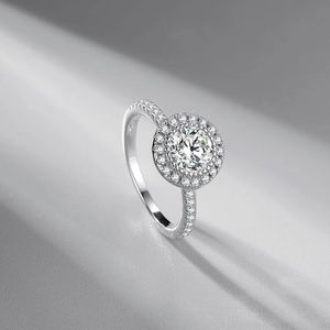 S925 Sterling Silver Platinum Banhado Simulação Moissanite Rodada Cluster Diamante Nobre Anel Luxo Mulheres Jóias Presente