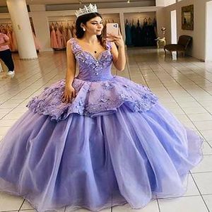 Księżniczka Lilak Quinceanera Suknie z kwiatami Sexy V Neck Suknia Balowa Słodkie 15 Dress Poofy Plus Size Prom Party Urodziny Nosić 2021 Robe de Mariée