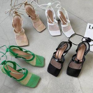 2021 Bayanlar Seksi Mesh Sandalet Ayakkabı Yaz Ince Yüksek Topuklu Kadınlar Kare Toe Ayak Bileği Kayışı Gladyatör Romen Açık Sandalet Pompalar