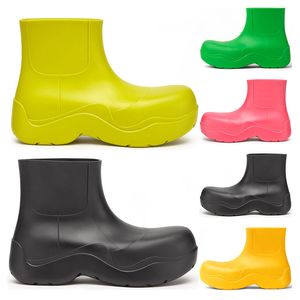 Botas Chelsea femininas Candy cores sólidas rosa triplo preto bule Pistachio Frost amarelo vermelho plataforma Martin Ankle Boot bico redondo moda à prova d'água