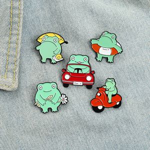 Rolig Groda Emalj Pins Custom Froggy Car Swimming Pool Växt Brosch Lapel Badge Bag Cartoon Animal Smycken Gift för Barn Vänner
