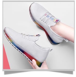 2021 Ny kvinna sportskor ljus botten bekväma mesh andningsbara sneakers mode med färgglada sålar kvinnor platt casual skor