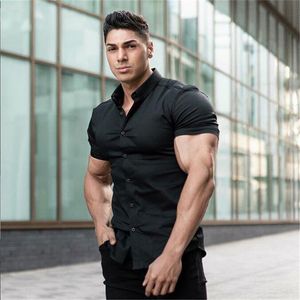 Summer Moda Koszula z krótkim rękawem Mężczyźni Super Slim Fit Male Casual Social Business Sukienka Marka Fitness Sportowy Odzież 220312