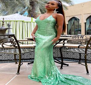 Bling Mint Green Sequined Prom Dresses Mermaid för svarta tjejer Sexig V Neck Backless African Evening Dress Glitter Lång Formell Party Dress Robes de Soirée Femme