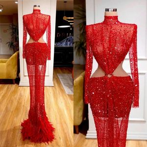 2021 Red Evening Suknie Wysokiej szyi Koronki Cekiny Piórka Syrenka Prom Dress Długim Rękawem Formalna Szata De Soirée