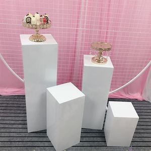 パーティーデコレーション4ピースセット結婚式プロプタートアイアンアートスクエアケーキスタンドシェルフデザートテーブルウェルカムエリアサインイン人工フラワー装飾